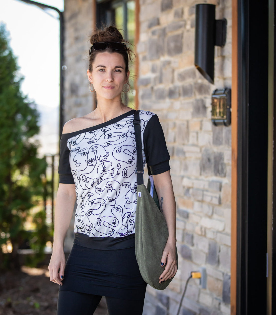 Chandail JULIA Visage Abstrait